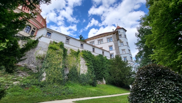 Zámek Jindřichův Hradec - 23 km